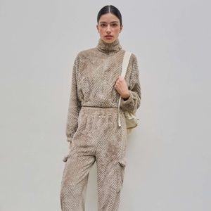 Cider plush jacket and pants XS